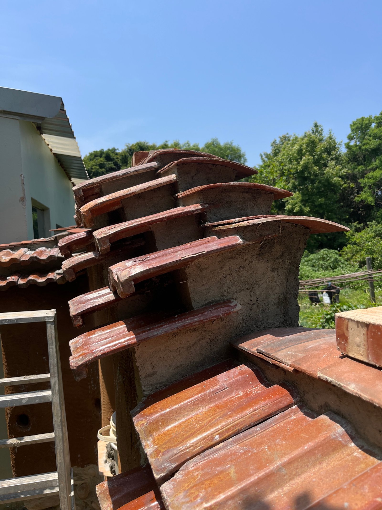 Dachziegel auf altem Mauerwerk, Renovierung historischer Gebäude Taiwan
