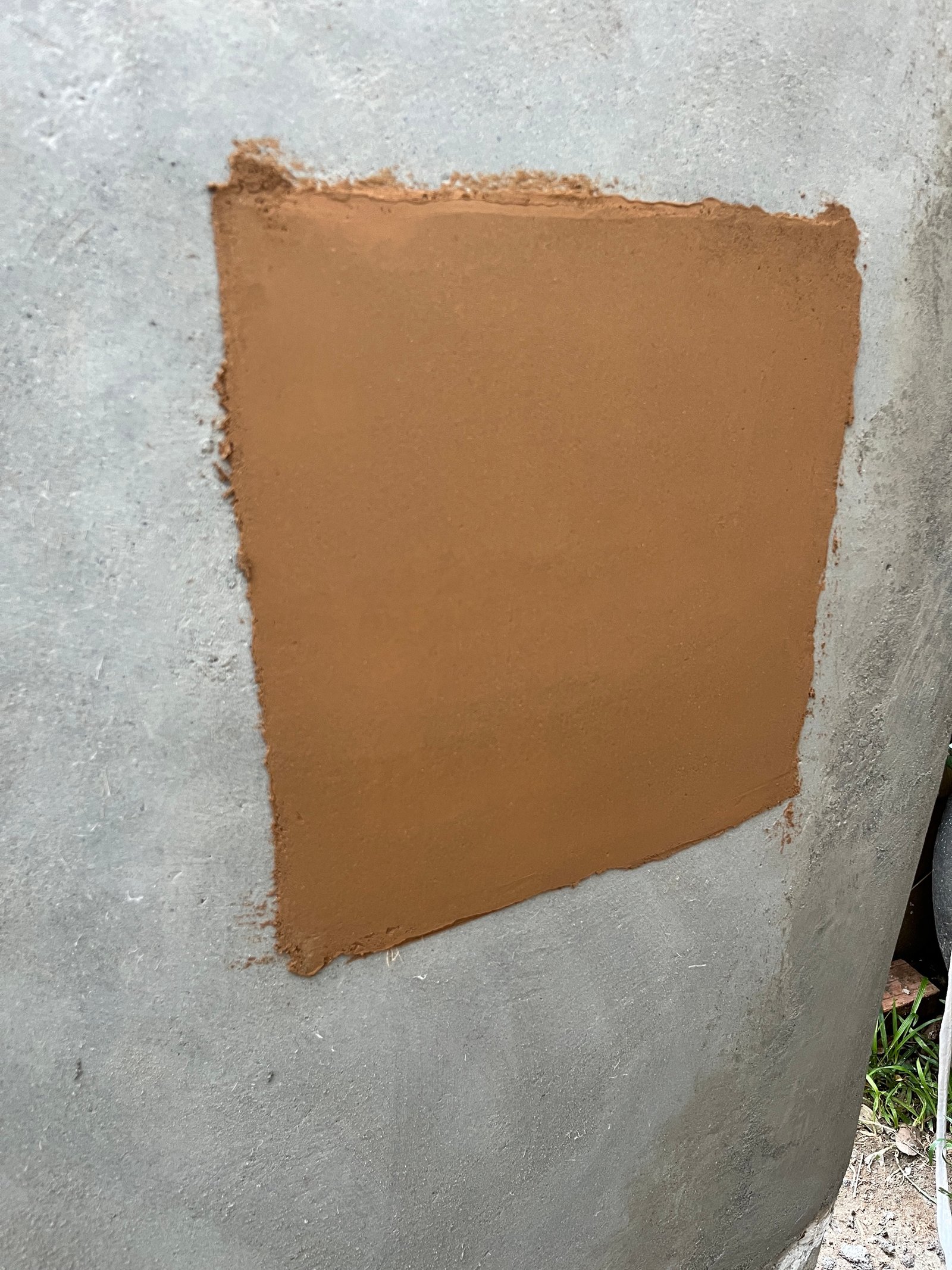 Lehmwandplatte mit eingearbeiteten Wandnischen und runder Öffnung, Taiwan